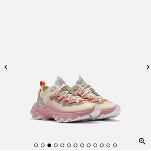 SOREL Women’s Kinetic Breakthru Tech Lace Sneaker size: 6.5